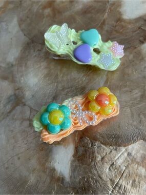 Brand New Bundle Set of 2- Cute Pastel Flower & Heart Decoden Kawaii Hair Clips